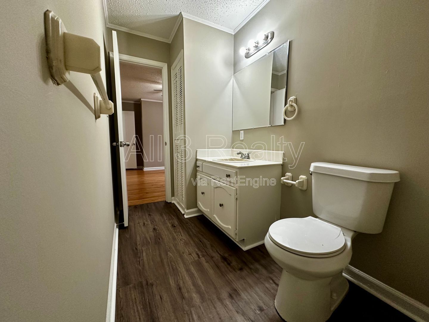 DON'T MISS - 3 Bedroom - Beautiful Brick Home property image