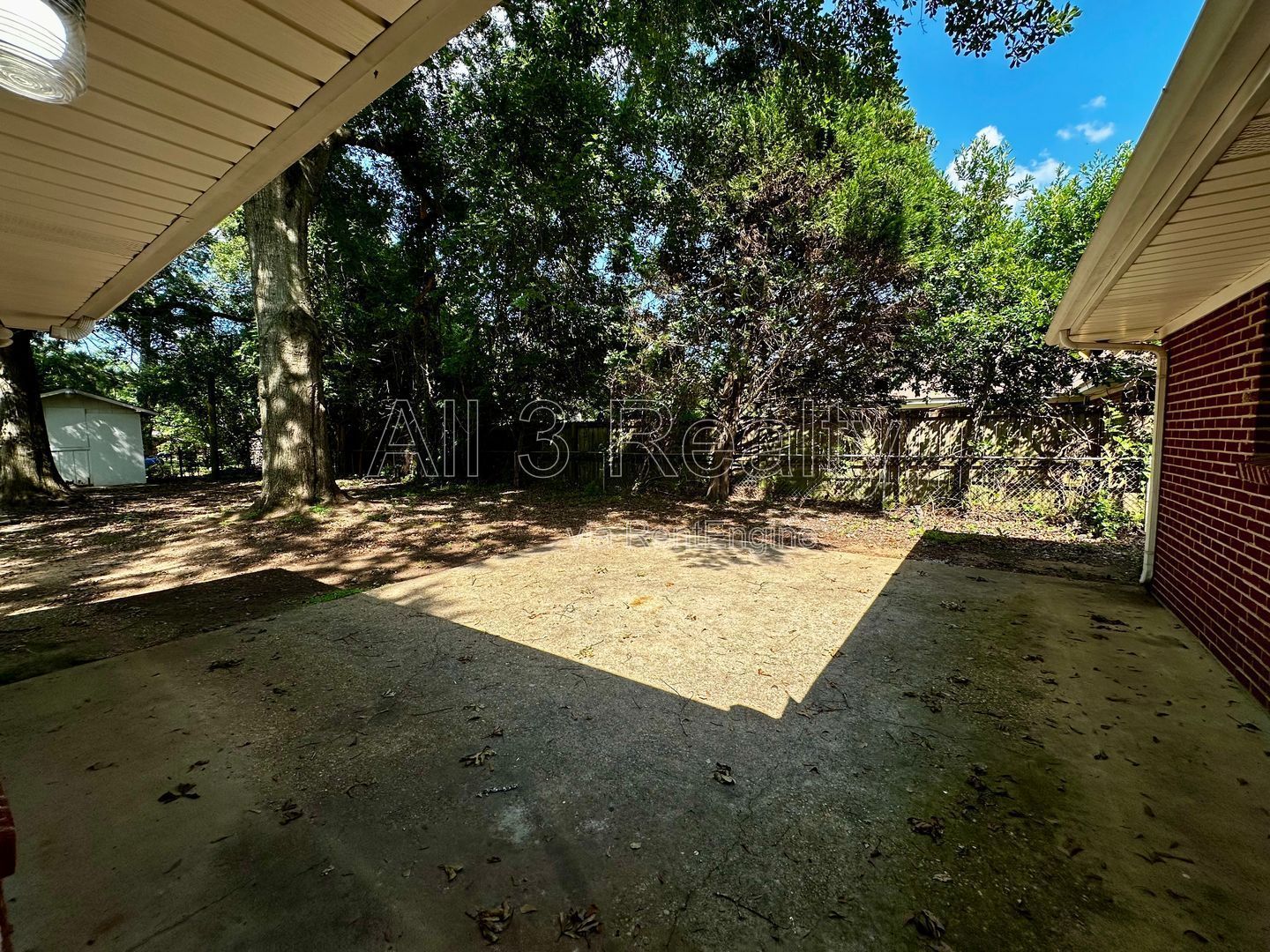 DON'T MISS - 3 Bedroom - Beautiful Brick Home property image