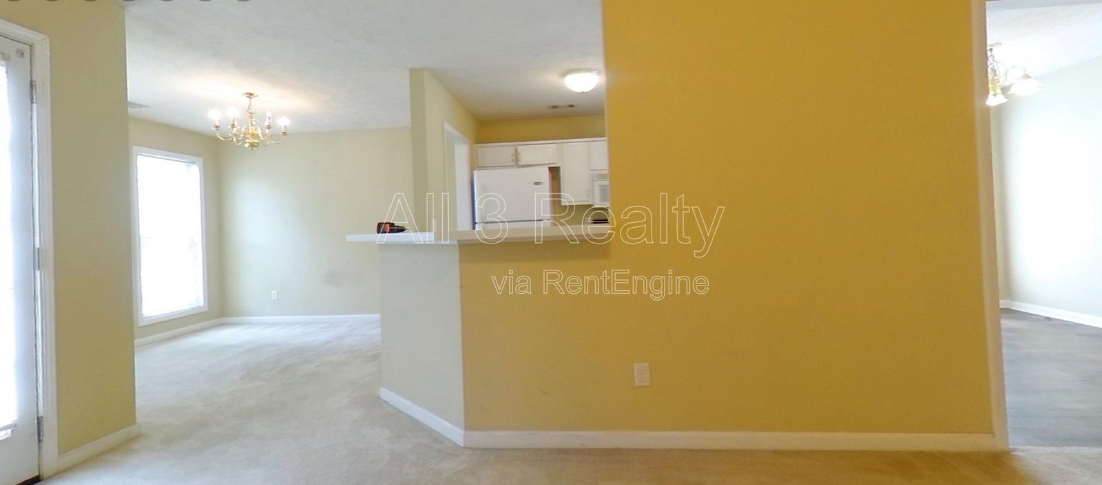 This spacious 3-bedroom, 2-bath home in Fayetteville, GA / New appliances at move-in property image