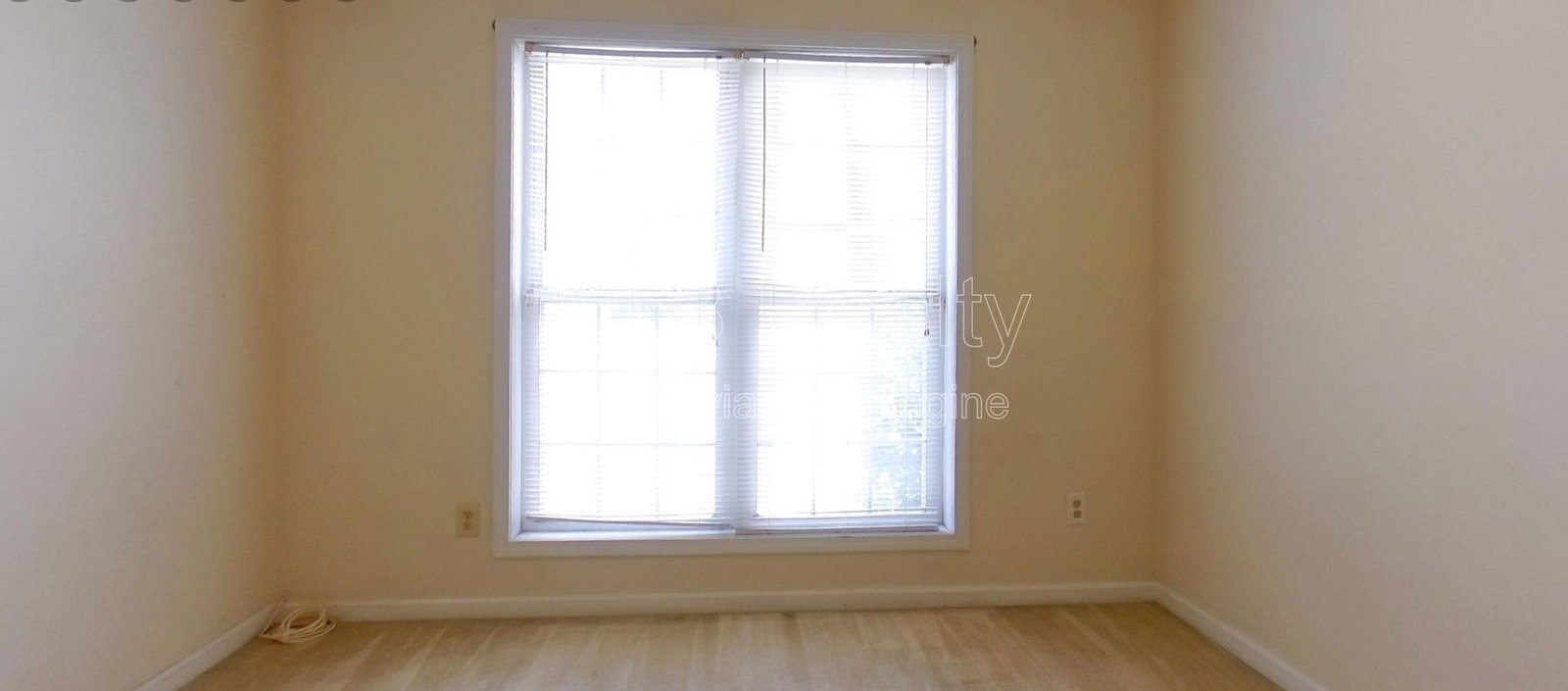 This spacious 3-bedroom, 2-bath home in Fayetteville, GA / New appliances at move-in property image