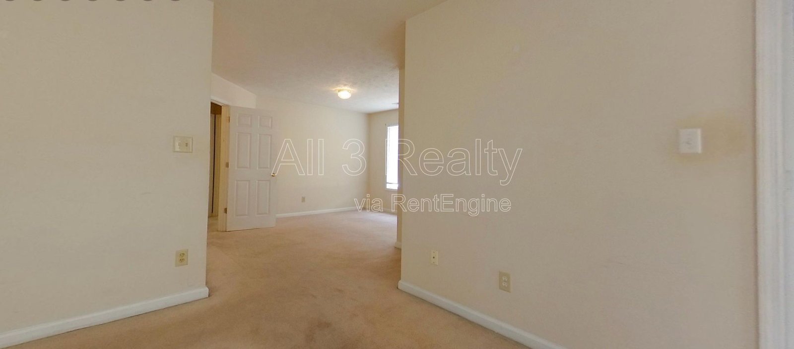 This spacious 3-bedroom, 2-bath home in Fayetteville, GA / New appliances at move-in property image
