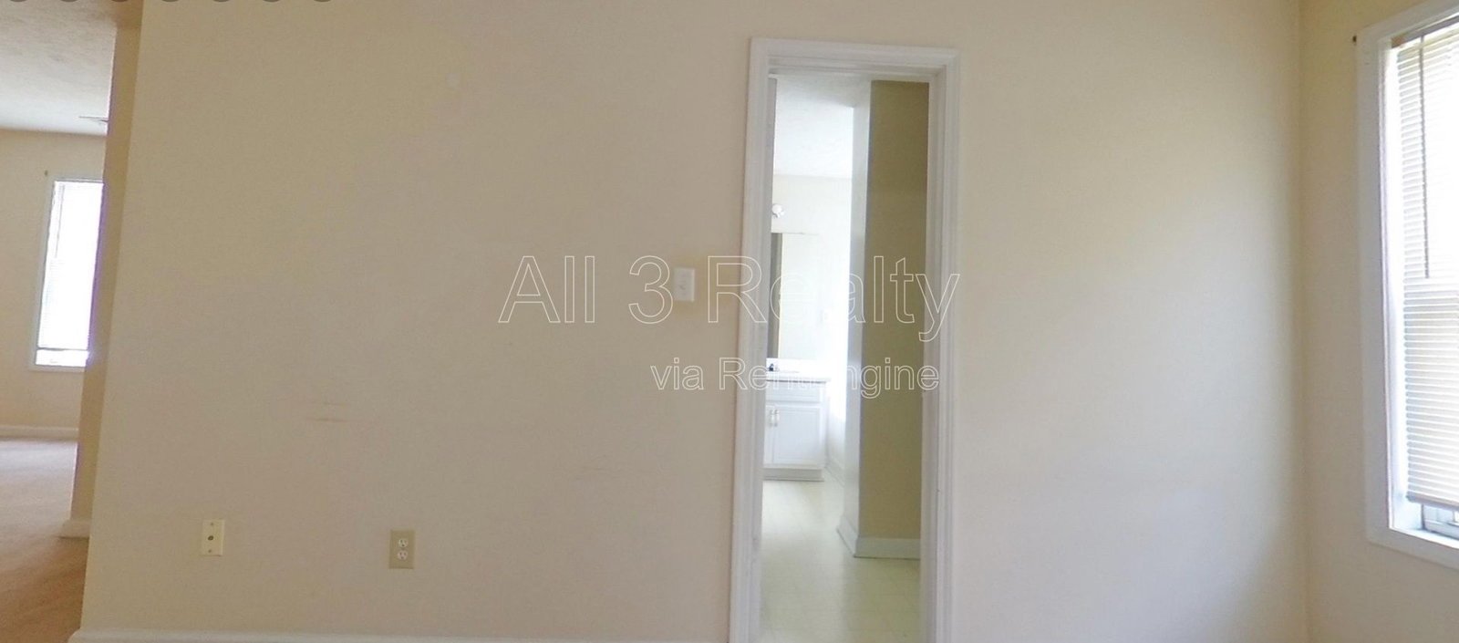 This spacious 3-bedroom, 2-bath home in Fayetteville, GA / New appliances at move-in property image