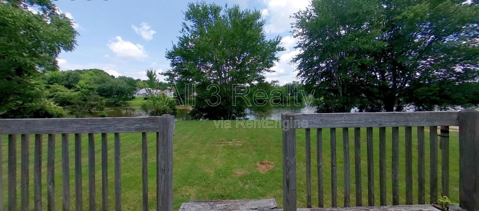 This spacious 3-bedroom, 2-bath home in Fayetteville, GA / New appliances at move-in property image