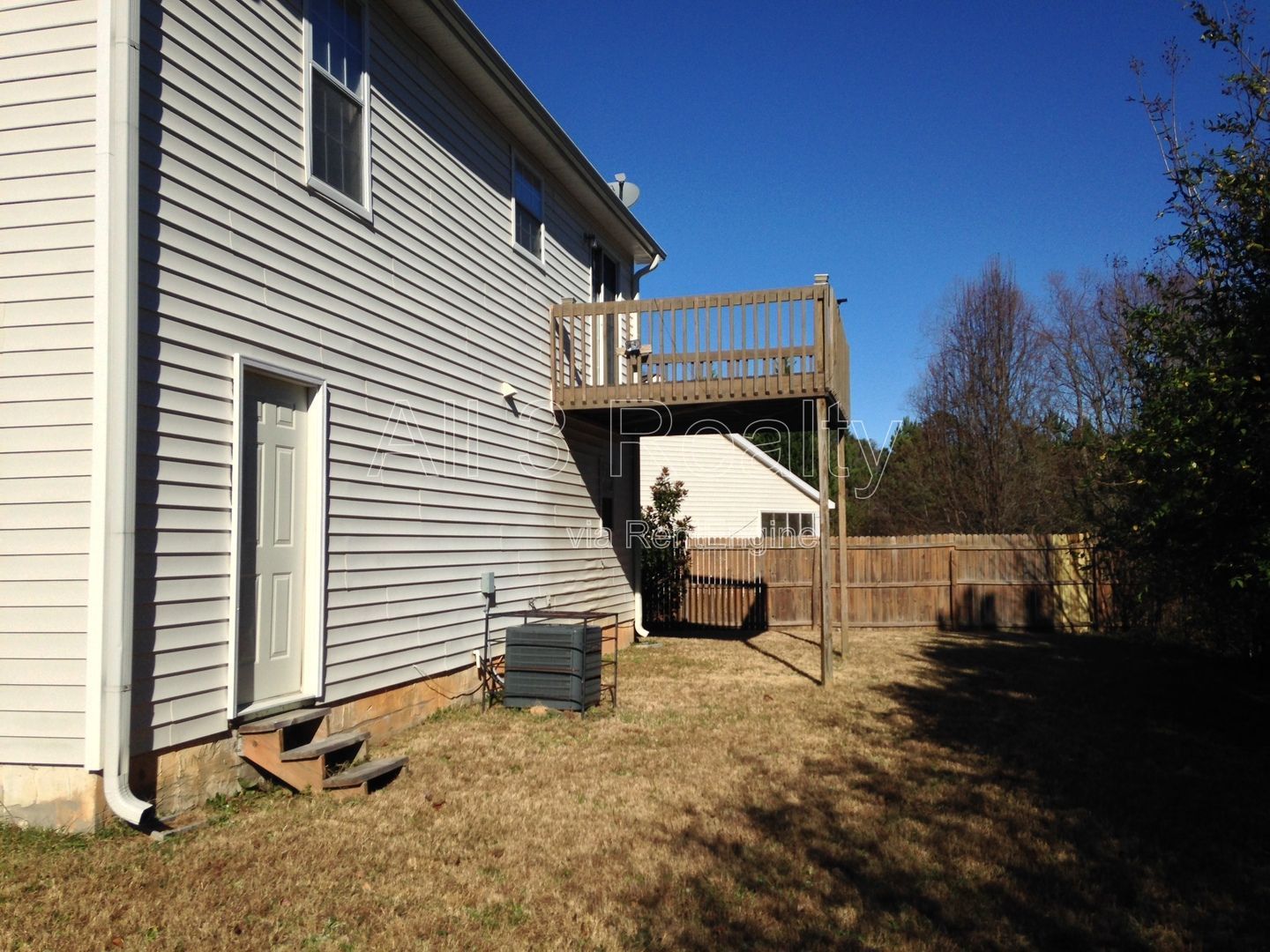 Welcome to this SPACIOUS 3-bedroom, 2.5-bath home located in Fairburn, GA. property image