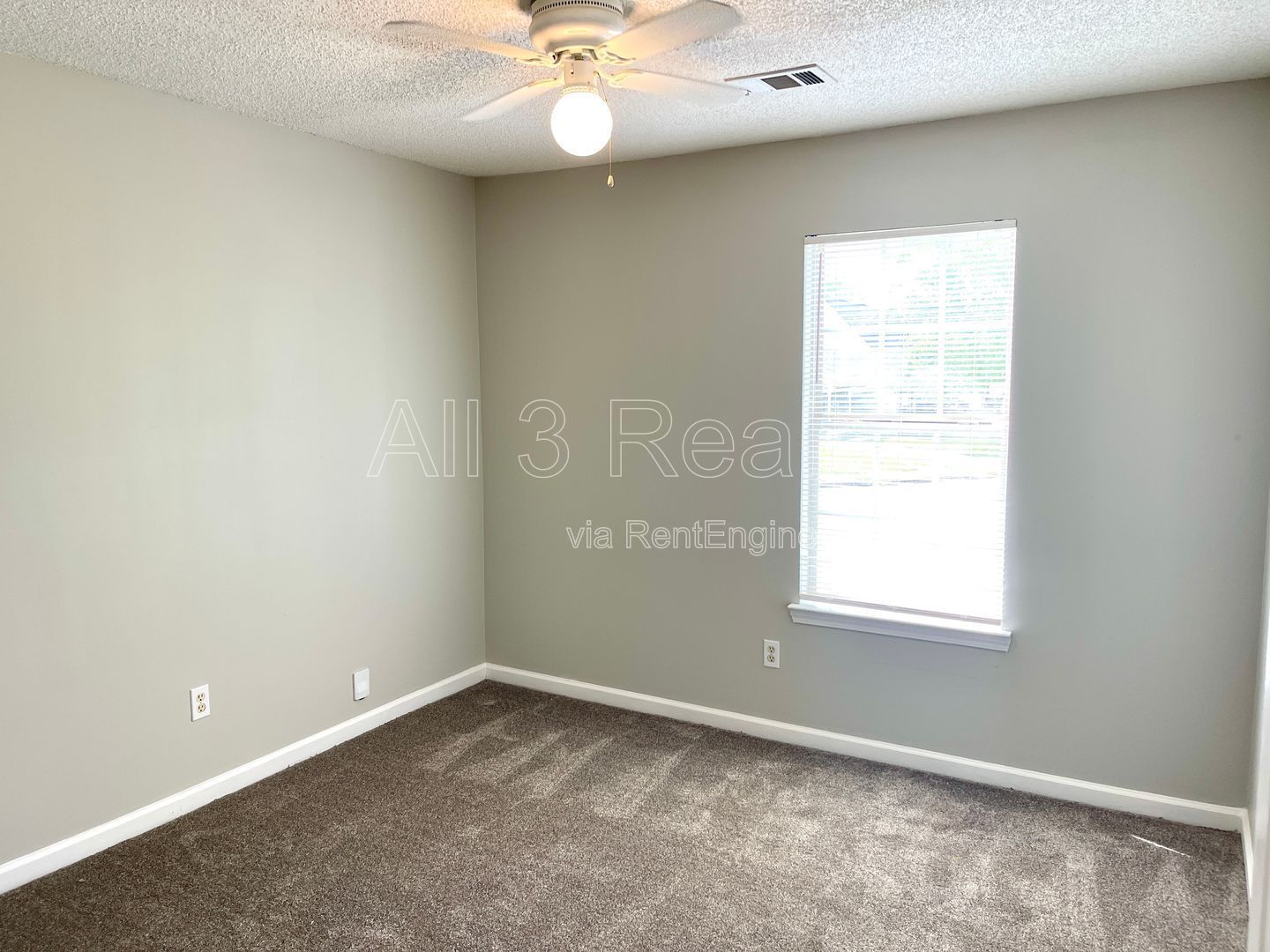 Welcome to this SPACIOUS 3-bedroom, 2.5-bath home located in Fairburn, GA. property image
