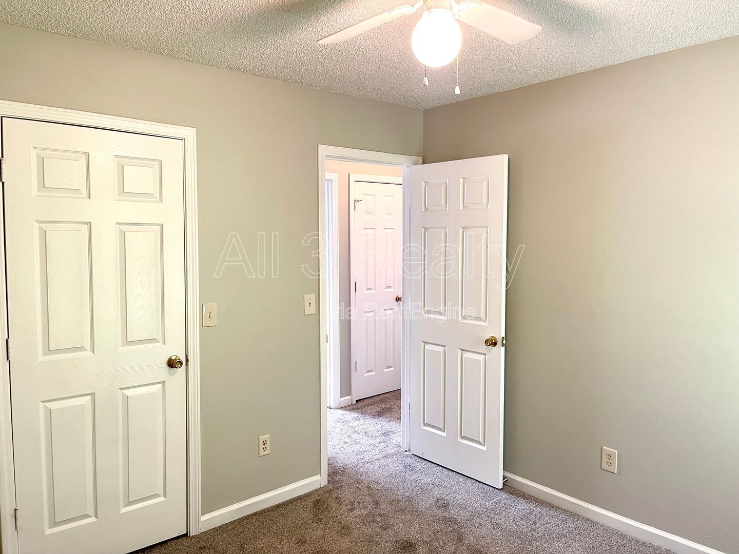 Welcome to this SPACIOUS 3-bedroom, 2.5-bath home located in Fairburn, GA. property image