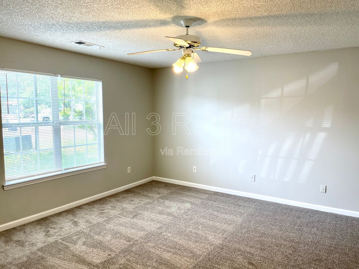 Welcome to this SPACIOUS 3-bedroom, 2.5-bath home located in Fairburn, GA. property image
