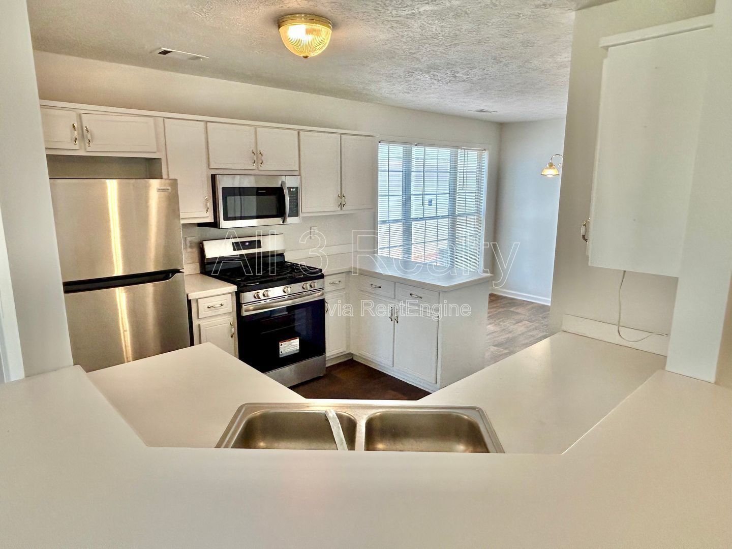 This spacious 3-bedroom, 2-bath home in Fayetteville, GA property image