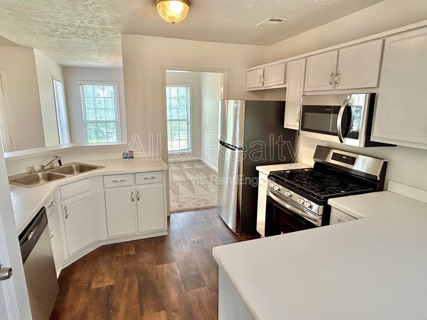 This spacious 3-bedroom, 2-bath home in Fayetteville, GA property image