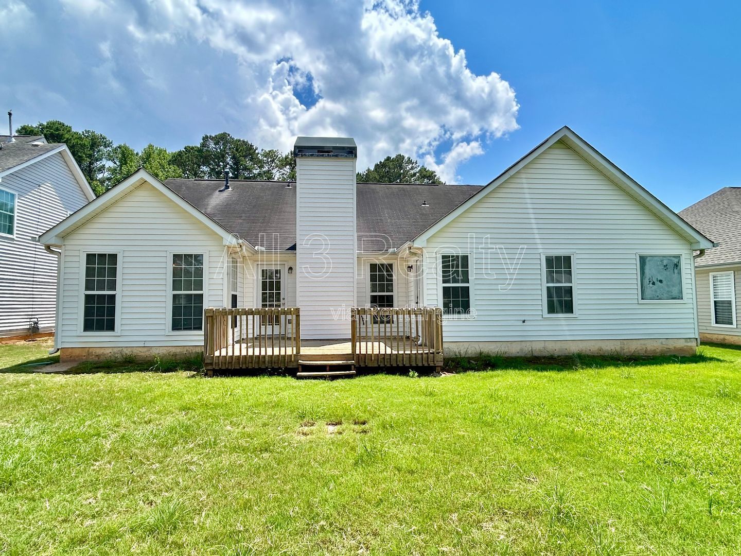 This spacious 3-bedroom, 2-bath home in Fayetteville, GA property image