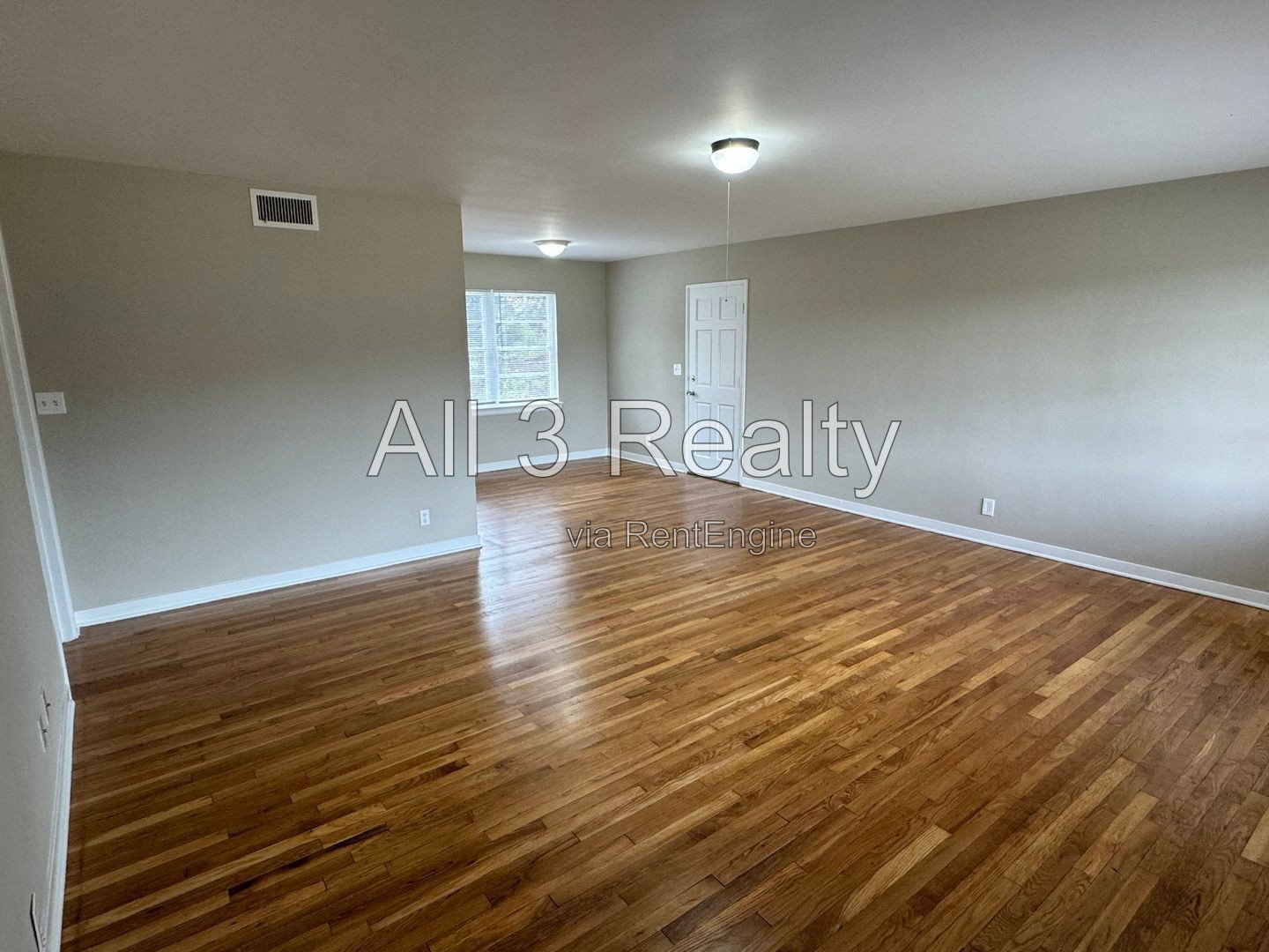 Stunning 3-Bedroom property image