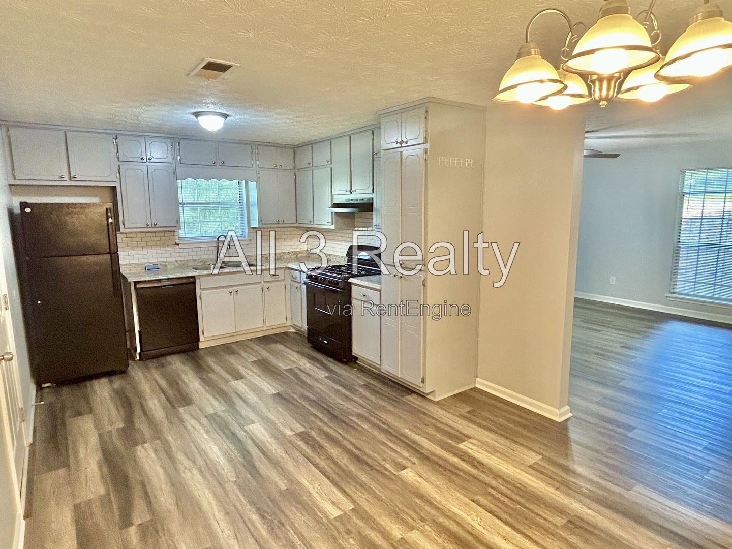 Charming 2-bedroom, 1.5-bath home in Stockbridge, GA, offering a comfortable layout and thoughtful details. T property image