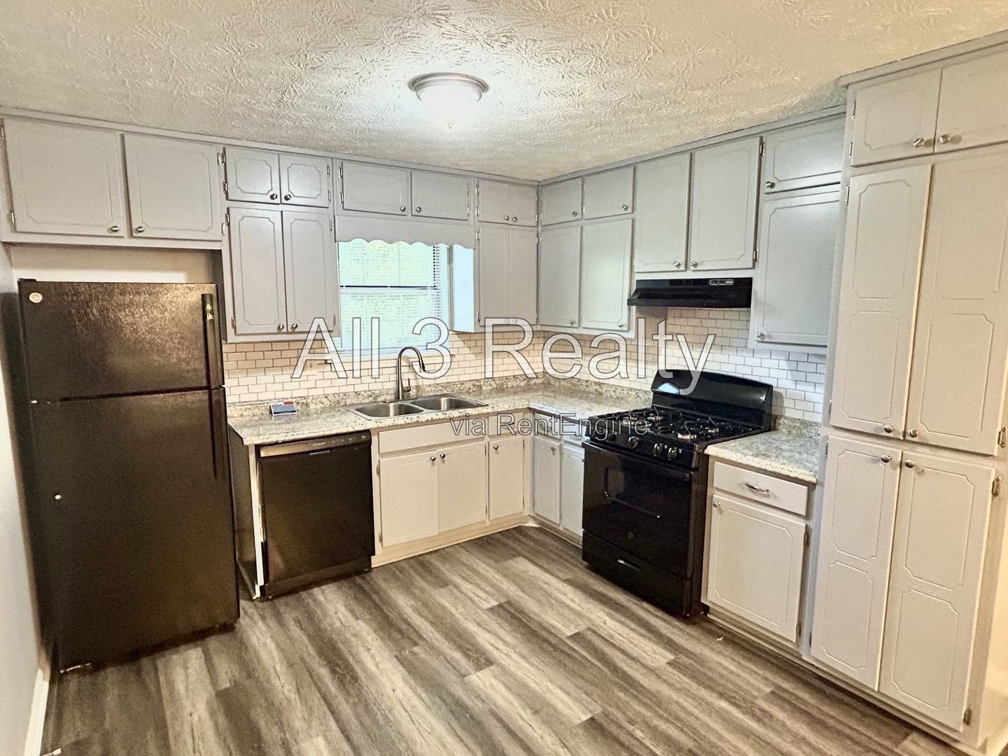 Charming 2-bedroom, 1.5-bath home in Stockbridge, GA, offering a comfortable layout and thoughtful details. T property image