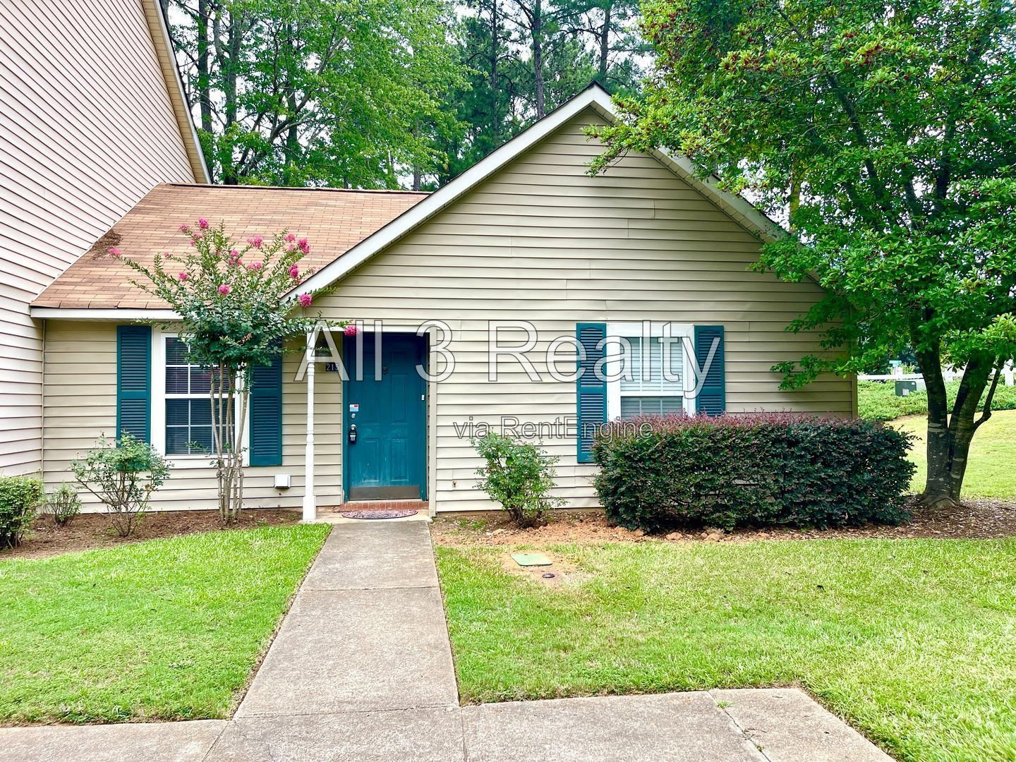 Welcome to this charming 2 bedroom/2 bath corner unit located in McDonough, GA. property image
