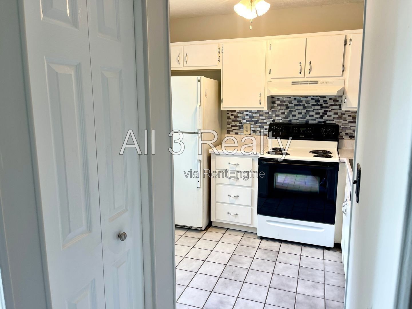 Welcome to this charming 2 bedroom/2 bath corner unit located in McDonough, GA. property image