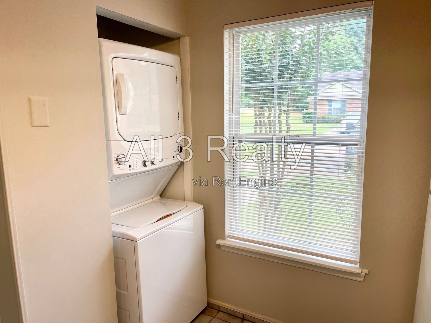 Welcome to this charming 2 bedroom/2 bath corner unit located in McDonough, GA. property image