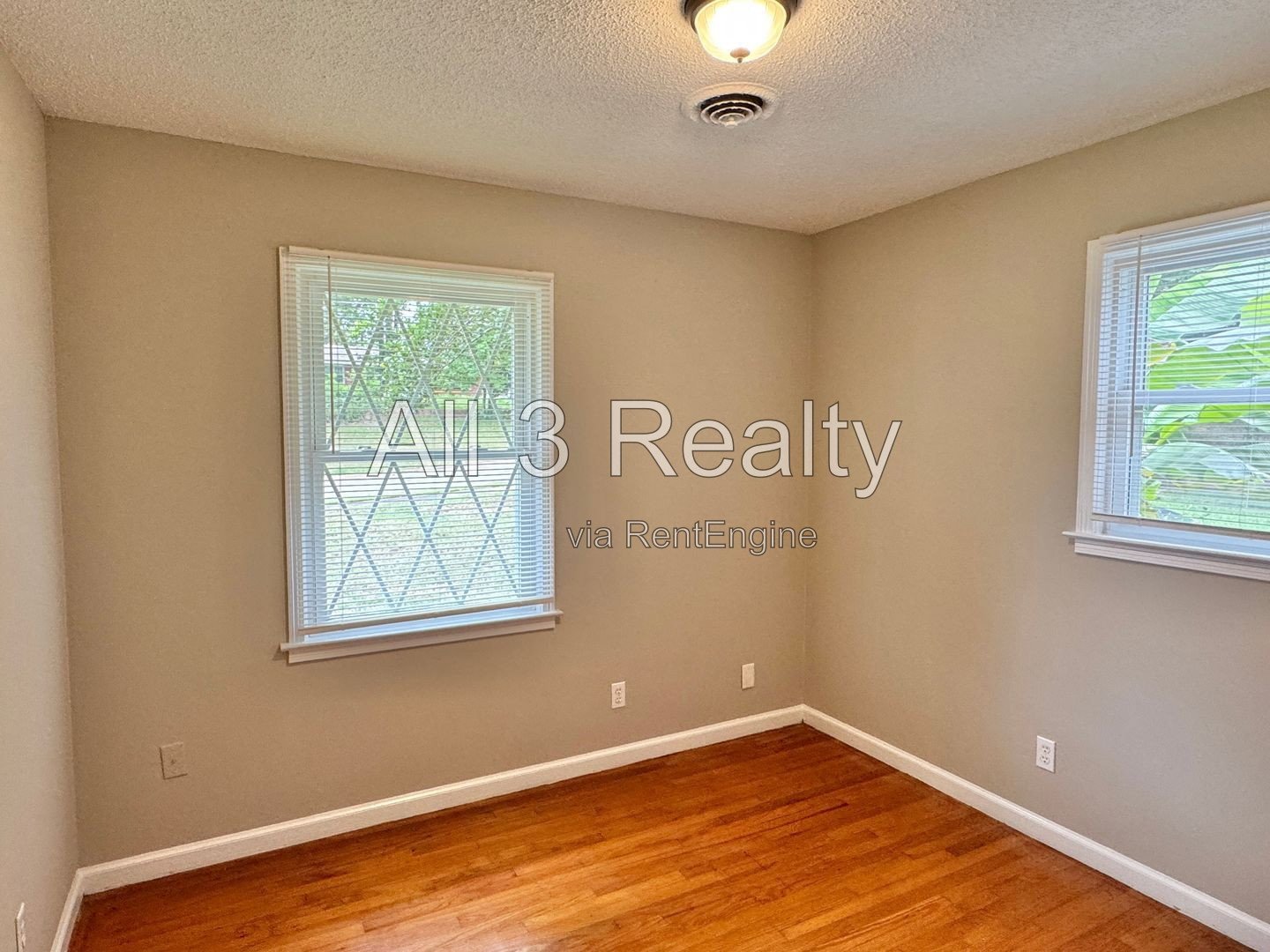 Delightful 3 Bedroom / 1 Bathroom Brick Home in Montgomery! property image