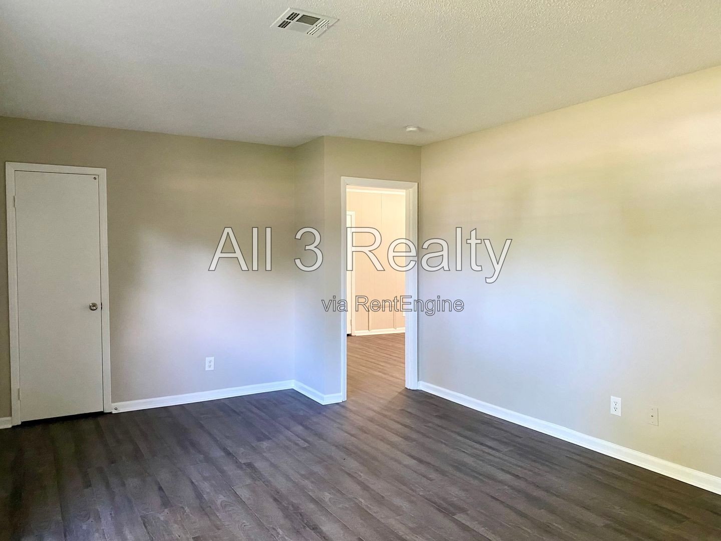 3-Bedroom  Beauty !!!! property image