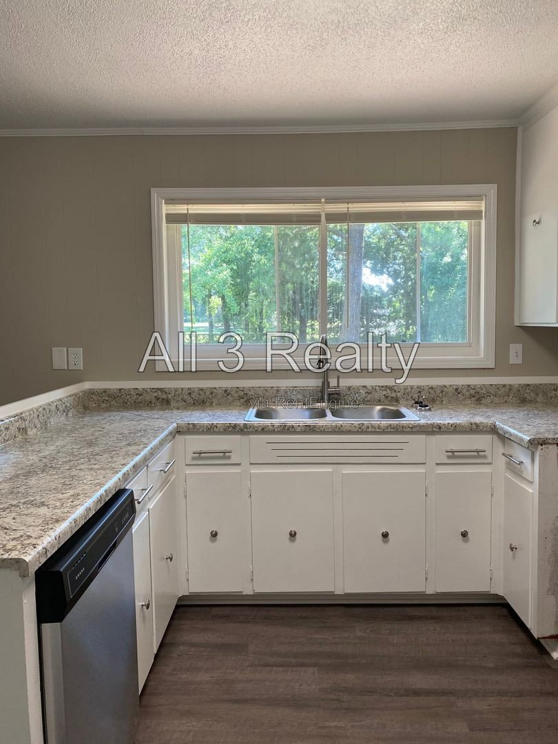 3-Bedroom  Beauty !!!! property image