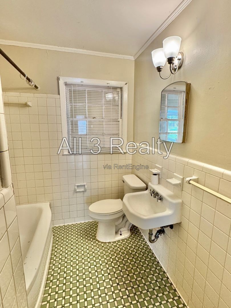 Bright 3-Bedroom in Normandale property image