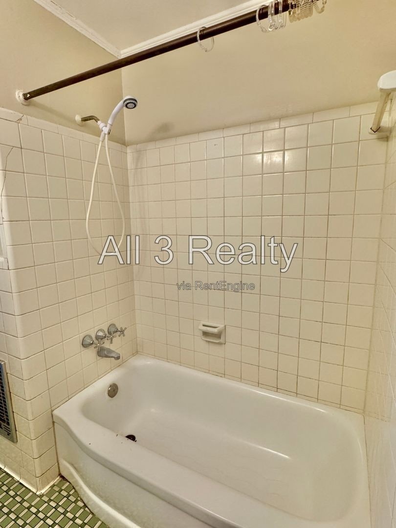 Bright 3-Bedroom in Normandale property image