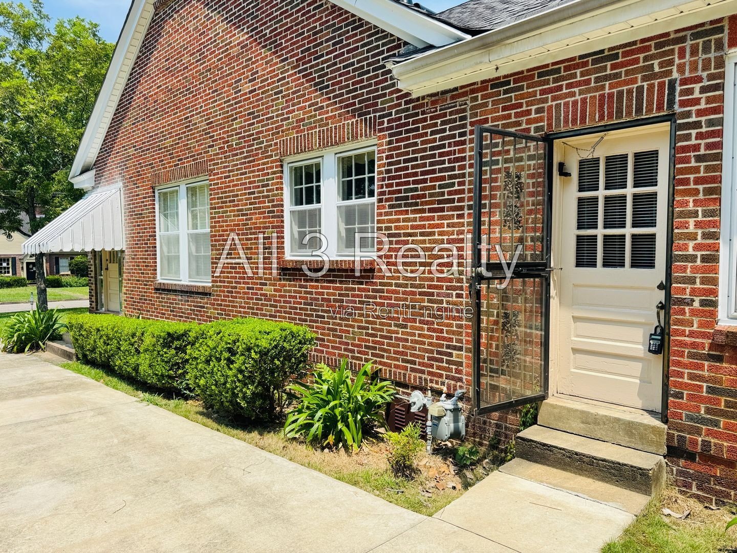 Curb appeal and more with this 3 Bedroom 2 bath property image