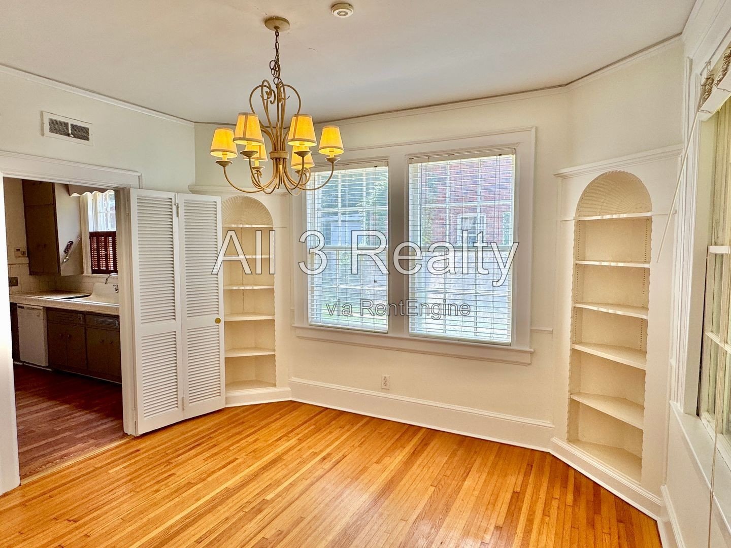 Curb appeal and more with this 3 Bedroom 2 bath property image