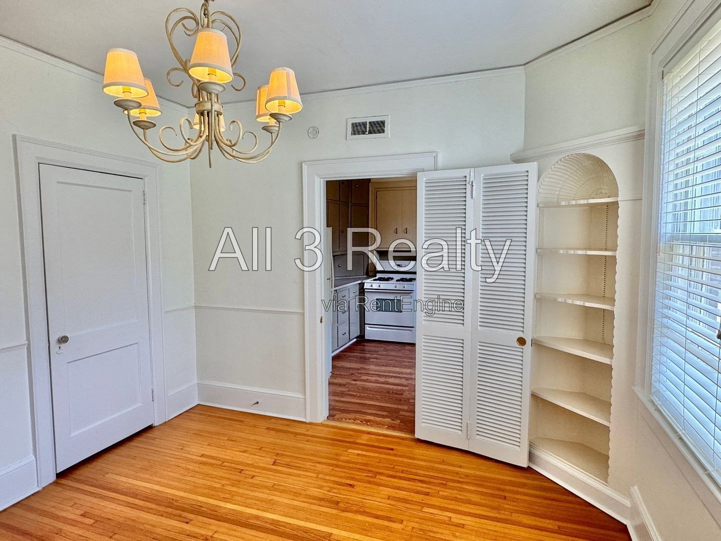 Curb appeal and more with this 3 Bedroom 2 bath property image