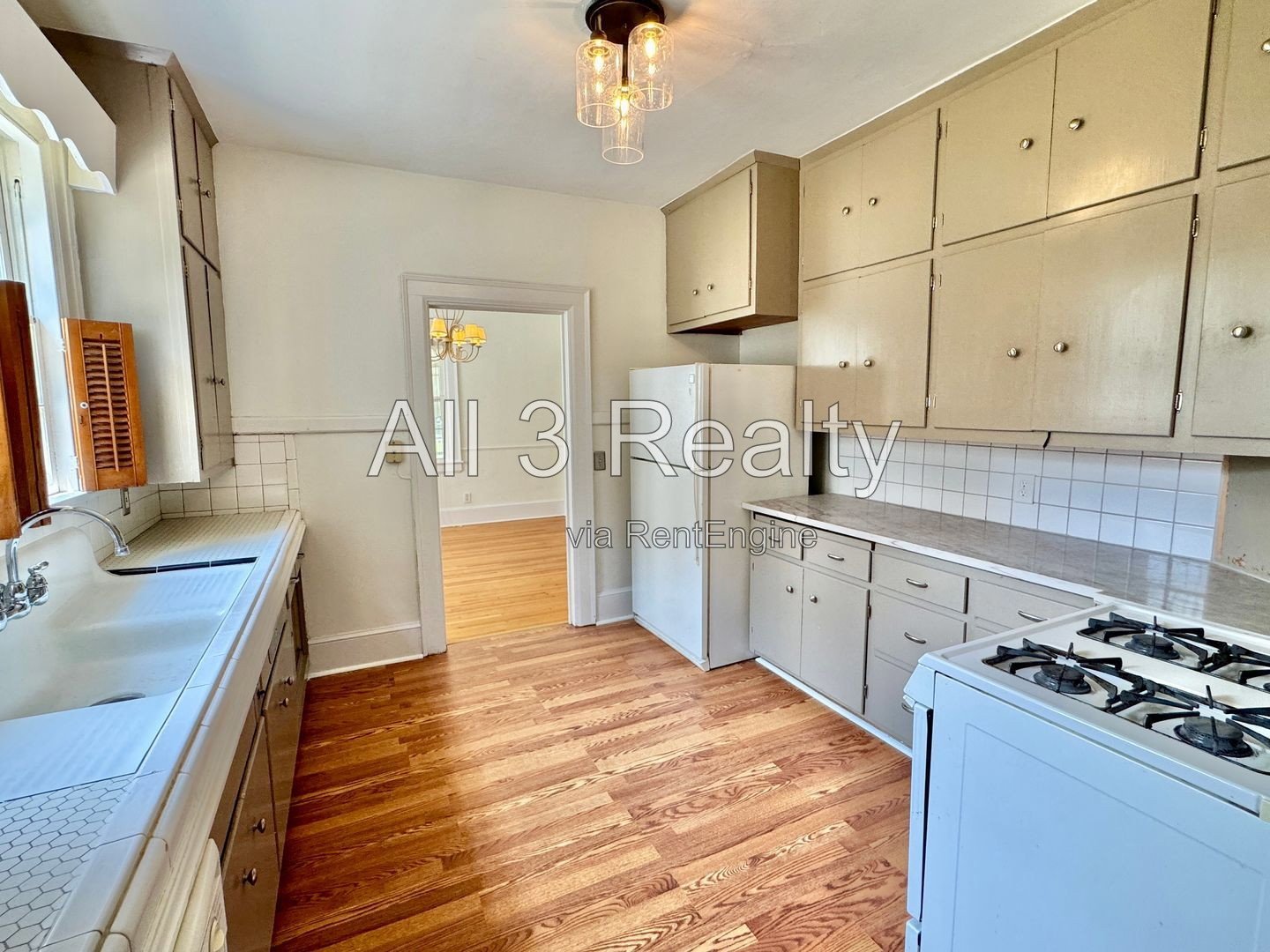 Curb appeal and more with this 3 Bedroom 2 bath property image