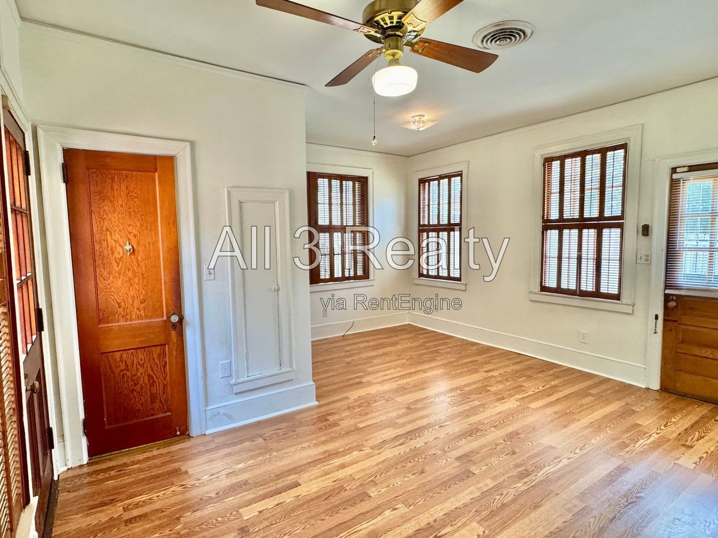 Curb appeal and more with this 3 Bedroom 2 bath property image