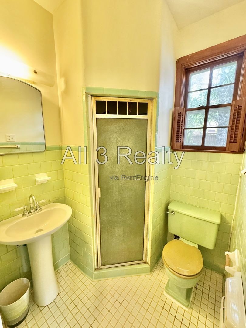 Curb appeal and more with this 3 Bedroom 2 bath property image