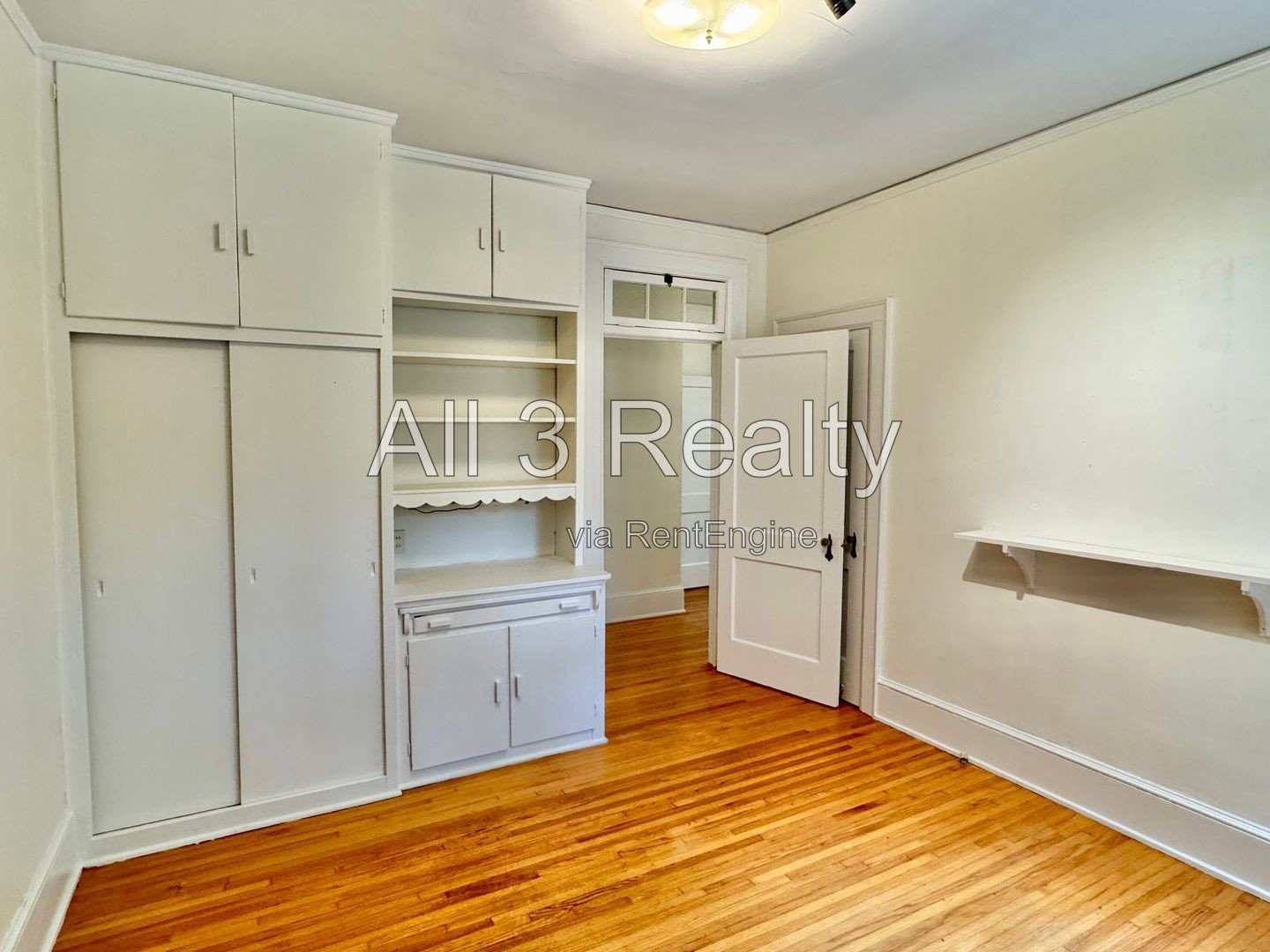 Curb appeal and more with this 3 Bedroom 2 bath property image