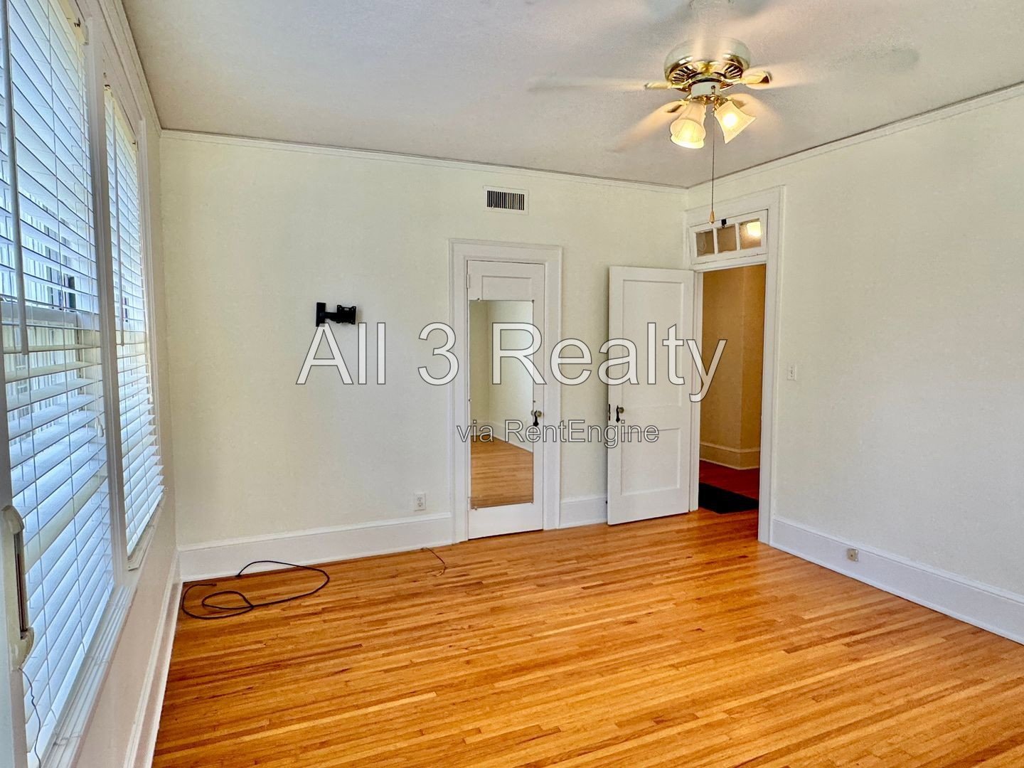 Curb appeal and more with this 3 Bedroom 2 bath property image