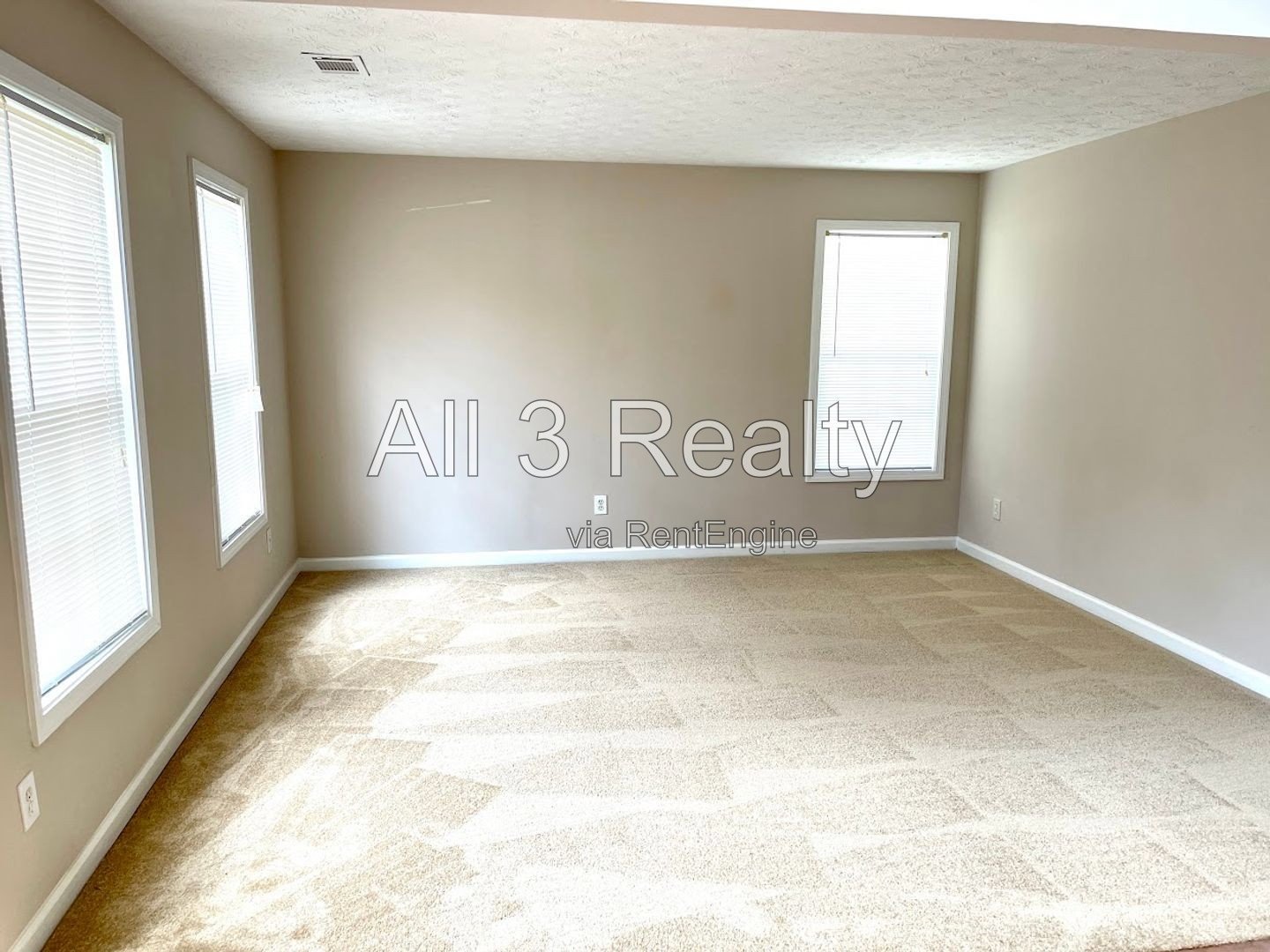 Welcome to this spacious 4 bedroom, 2.5 bathroom home located in Lithonia, GA. property image