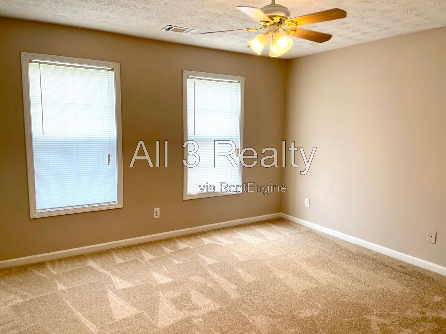 Welcome to this spacious 4 bedroom, 2.5 bathroom home located in Lithonia, GA. property image