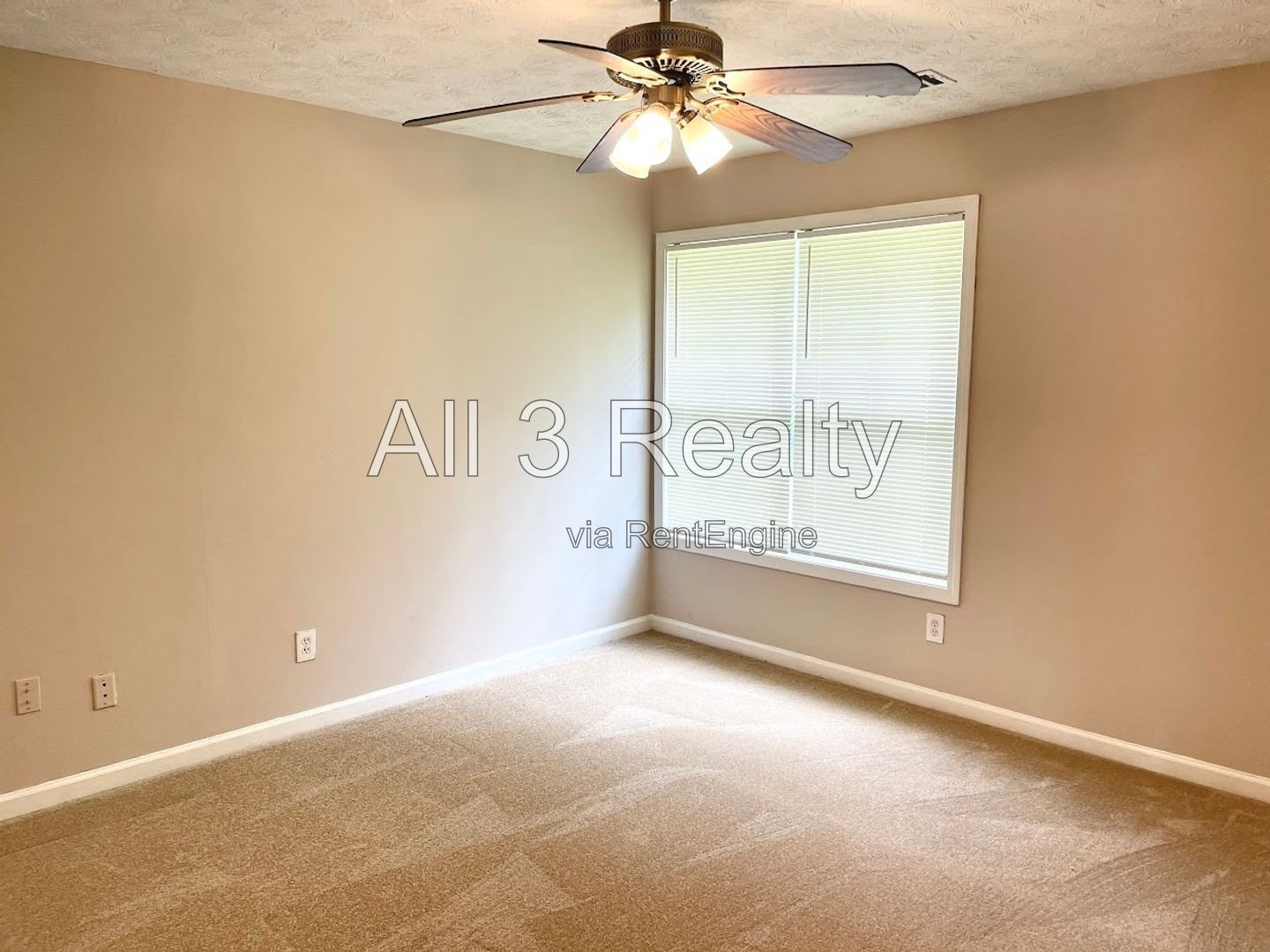 Welcome to this spacious 4 bedroom, 2.5 bathroom home located in Lithonia, GA. property image
