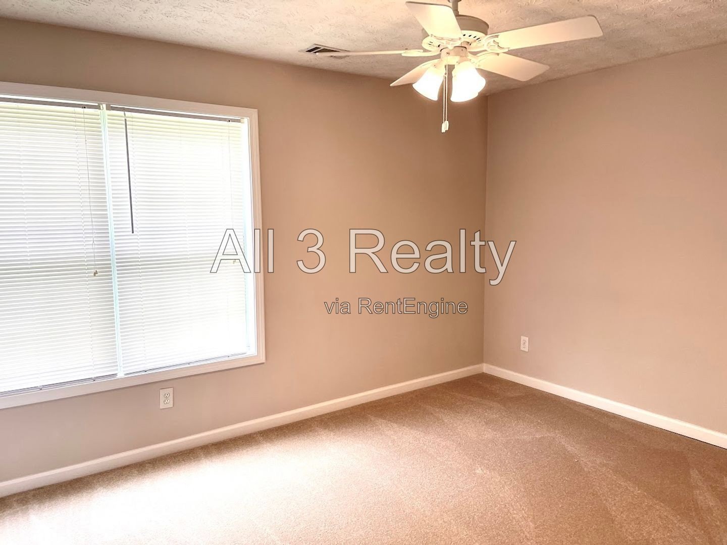 Welcome to this spacious 4 bedroom, 2.5 bathroom home located in Lithonia, GA. property image