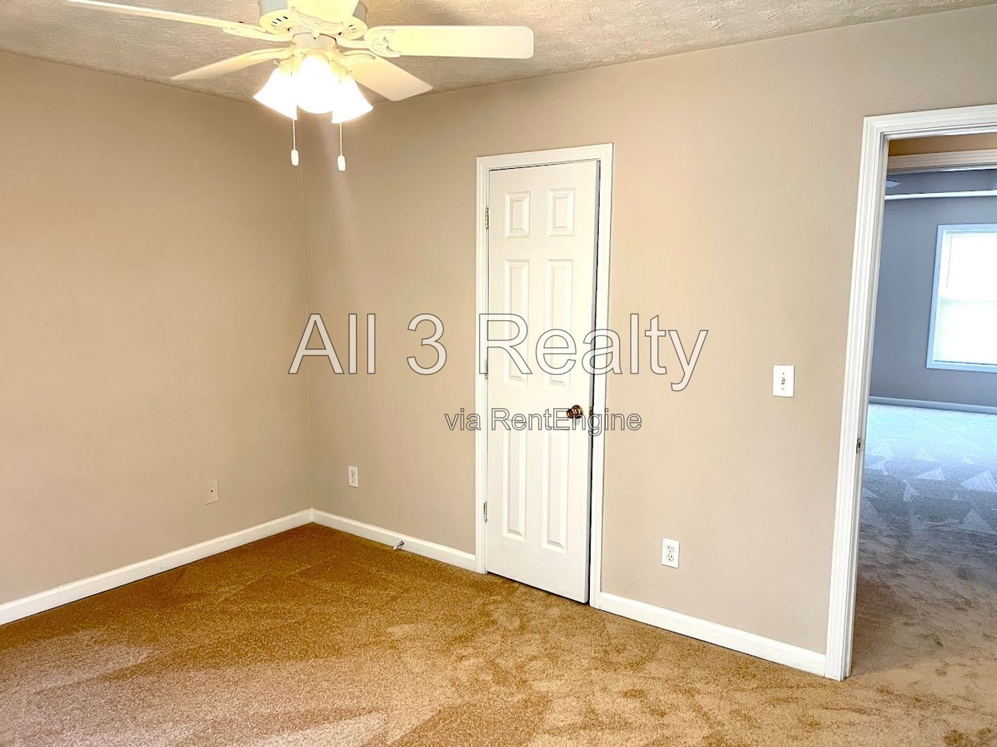 Welcome to this spacious 4 bedroom, 2.5 bathroom home located in Lithonia, GA. property image