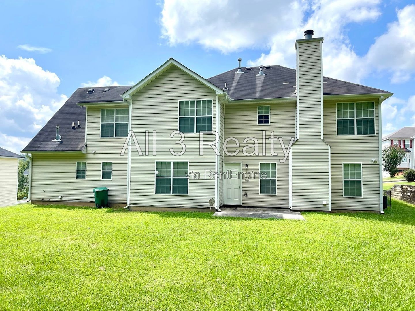 Welcome to this spacious 4 bedroom, 2.5 bathroom home located in Lithonia, GA. property image