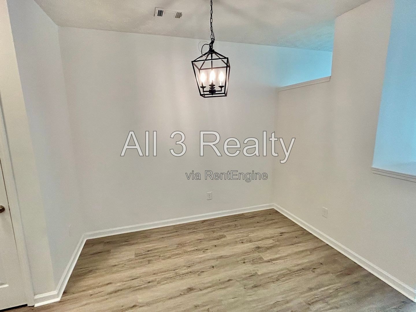 Great Location, Beautiful Townhome, 3-bedroom, 2.5-bath townhome in Flowery Branch, GA property image