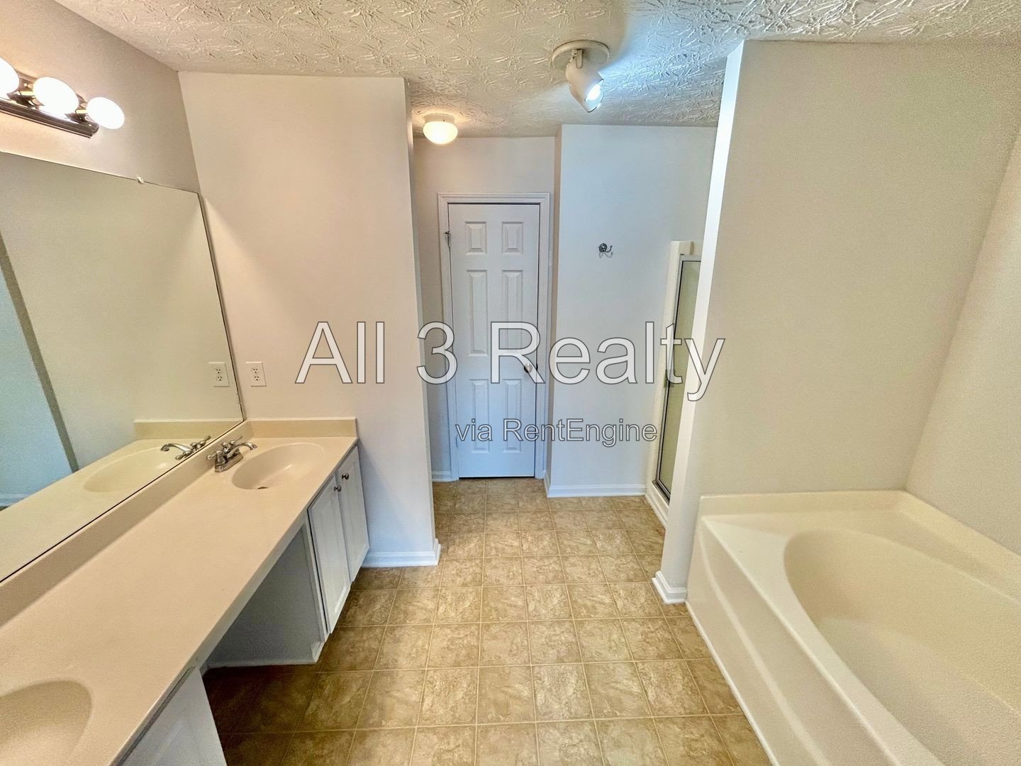 Great Location, Beautiful Townhome, 3-bedroom, 2.5-bath townhome in Flowery Branch, GA property image
