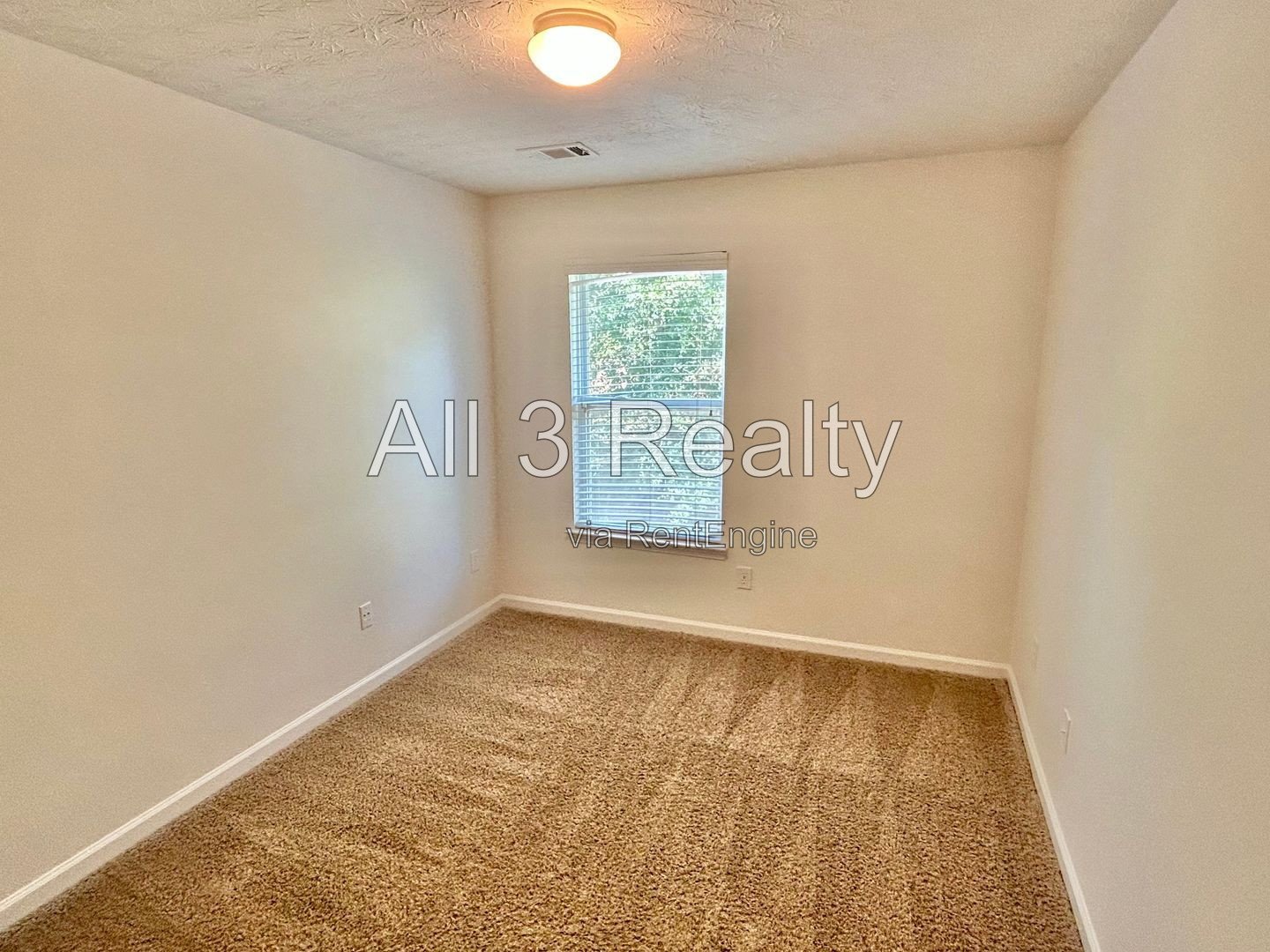 Great Location, Beautiful Townhome, 3-bedroom, 2.5-bath townhome in Flowery Branch, GA property image