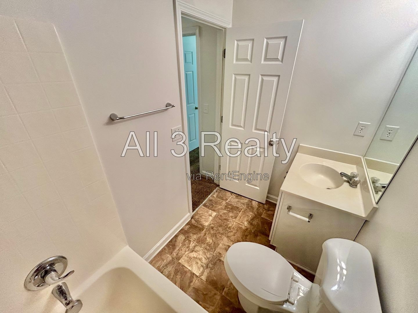 Great Location, Beautiful Townhome, 3-bedroom, 2.5-bath townhome in Flowery Branch, GA property image