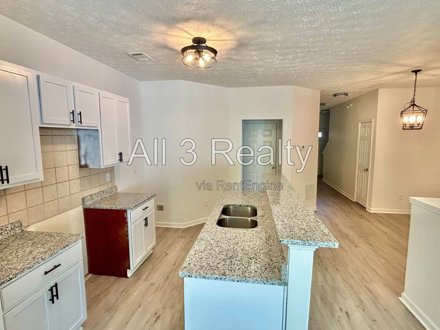Great Location, Beautiful Townhome, 3-bedroom, 2.5-bath townhome in Flowery Branch, GA property image