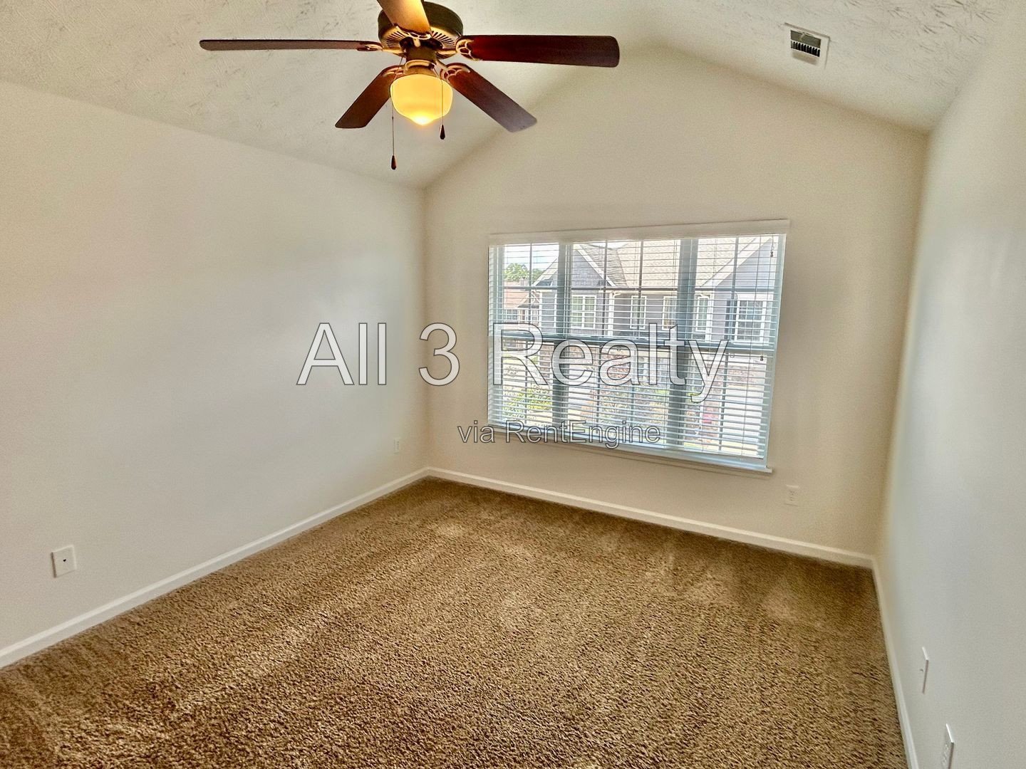 Great Location, Beautiful Townhome, 3-bedroom, 2.5-bath townhome in Flowery Branch, GA property image