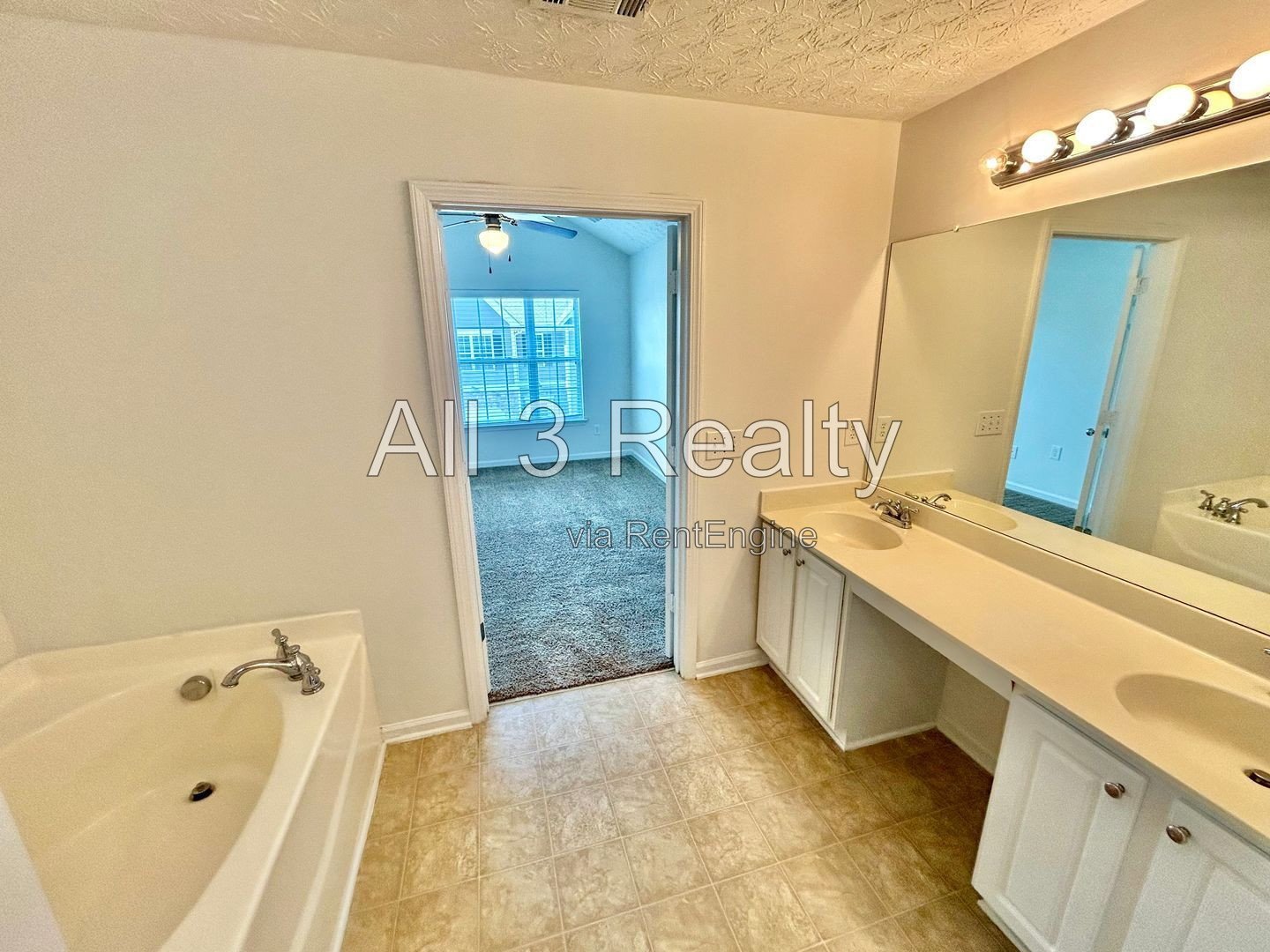Great Location, Beautiful Townhome, 3-bedroom, 2.5-bath townhome in Flowery Branch, GA property image