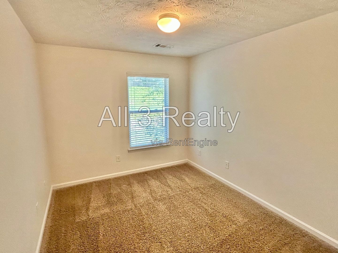 Great Location, Beautiful Townhome, 3-bedroom, 2.5-bath townhome in Flowery Branch, GA property image