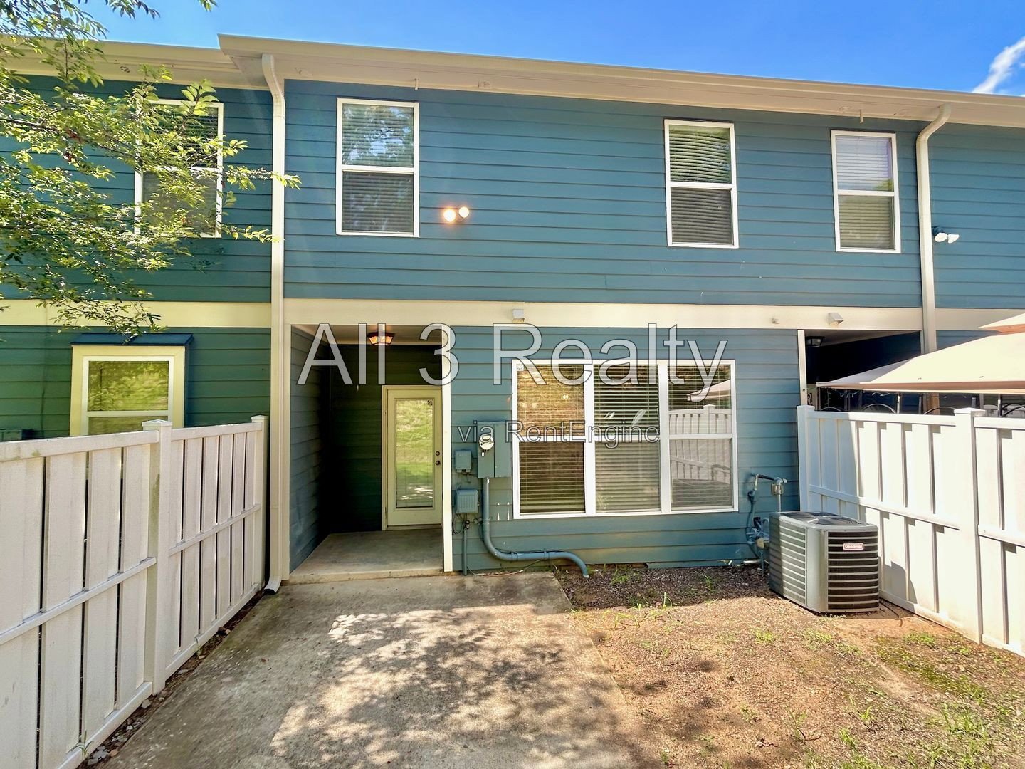 Great Location, Beautiful Townhome, 3-bedroom, 2.5-bath townhome in Flowery Branch, GA property image