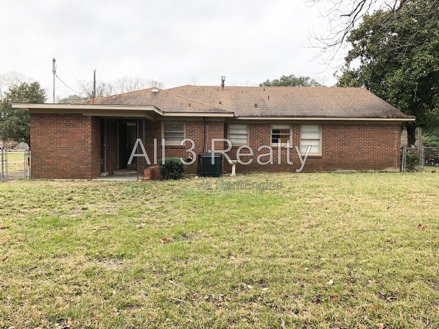 Brick Beauty! 3 Bedroom / 2 Bathroom Home Available in Montgomery! property image