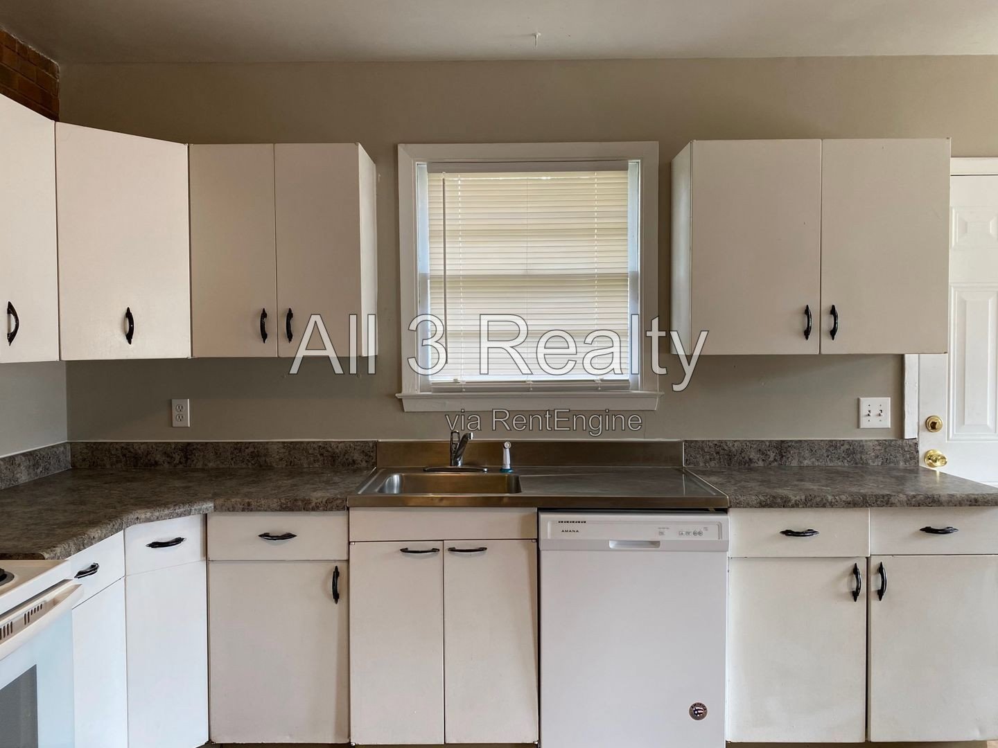 Brick Beauty! 3 Bedroom / 2 Bathroom Home Available in Montgomery! property image